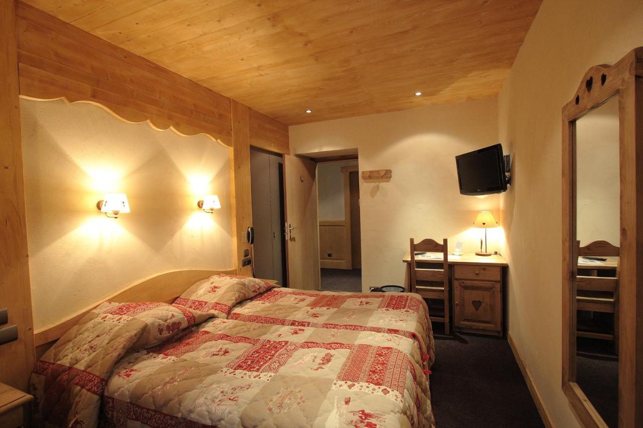 Logis Hotel & Spa Beau-Site Saint-Jean-de-Sixt Quarto foto